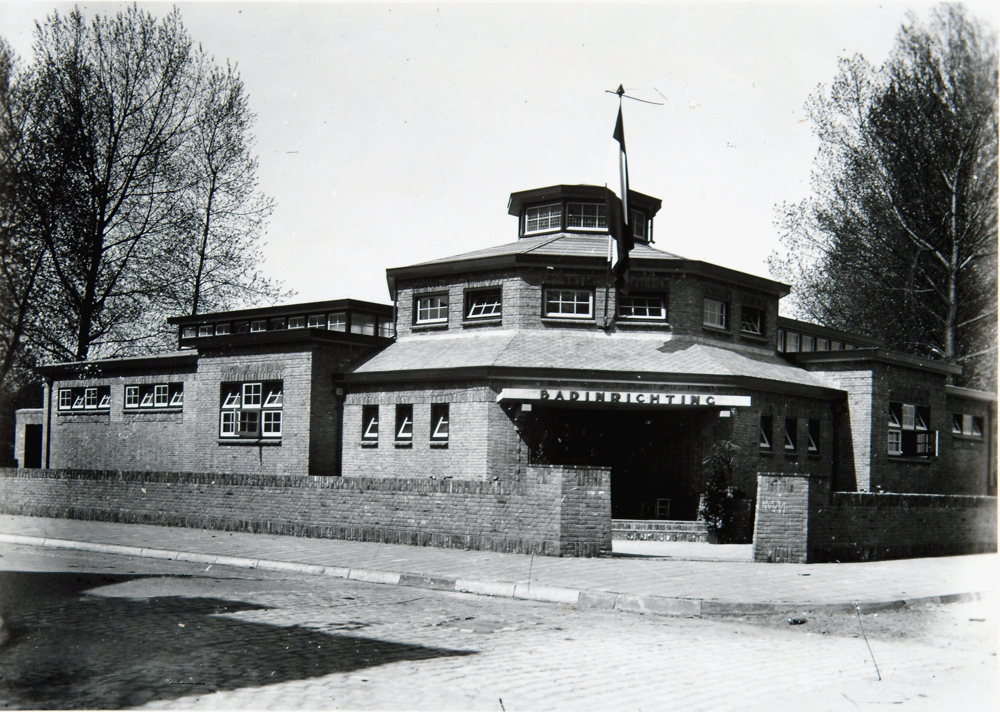 Volksbadhuis Bankastraat 1929 W. Meijers